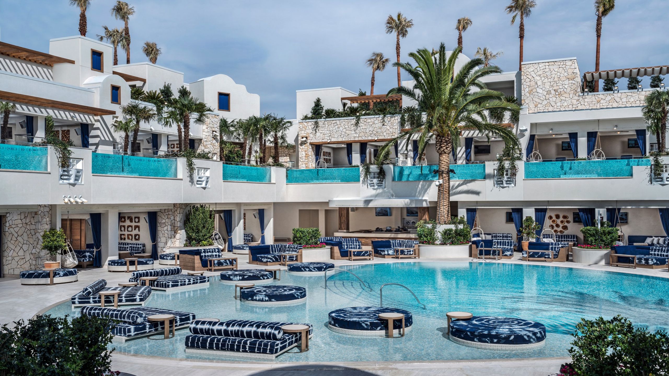Palms Pool